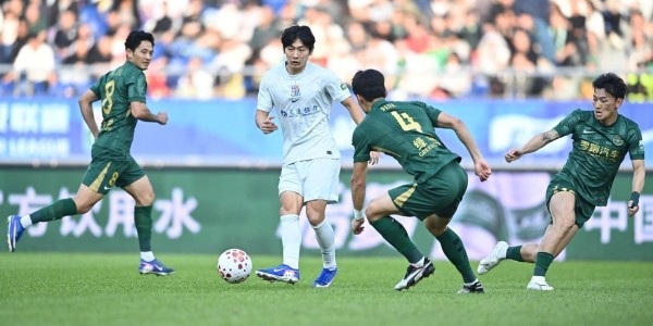 九游中国官网-申花1比1战平浙江队，杨皓宇赛后被球迷质疑，直言他以后别上了